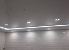 LED лентата е грандиозно допълнение.